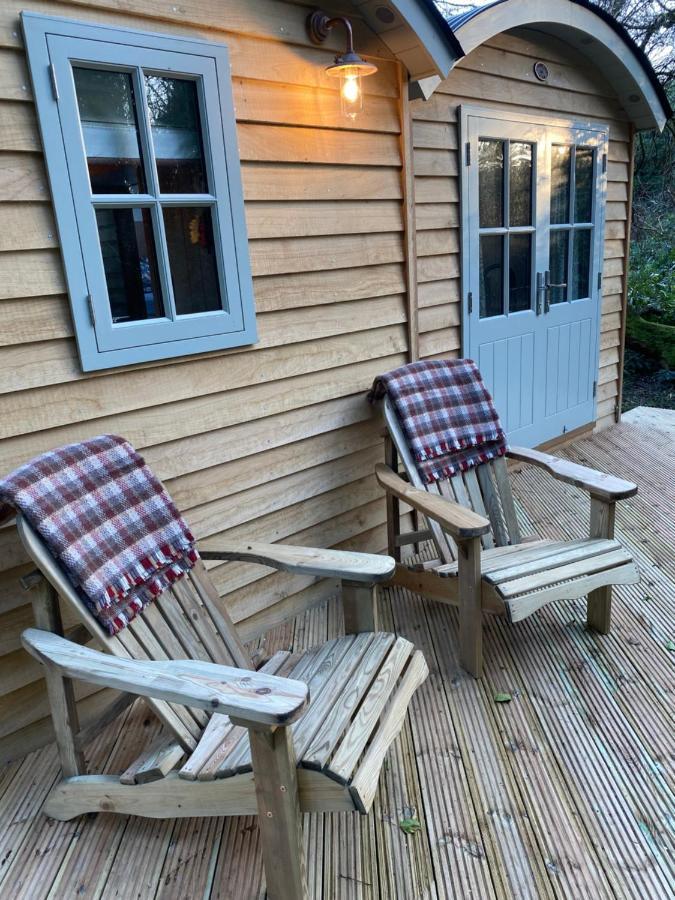 Chez Maurice Luxury Shepherds Hut With Bath And Hot Tub Kelling Eksteriør billede